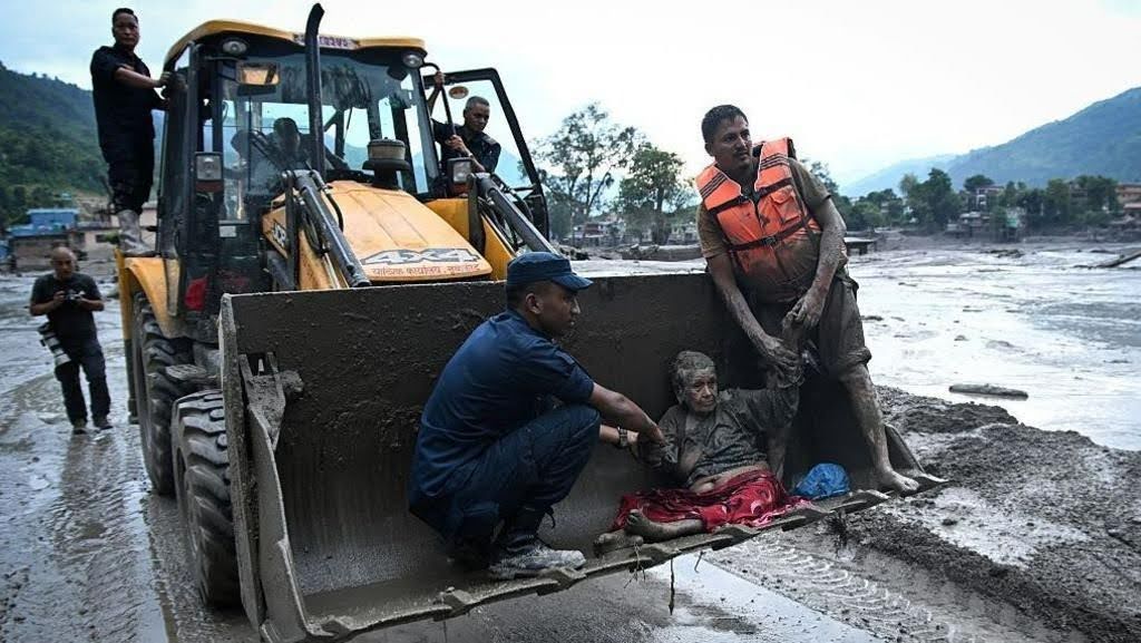 nepal-flood-rescue